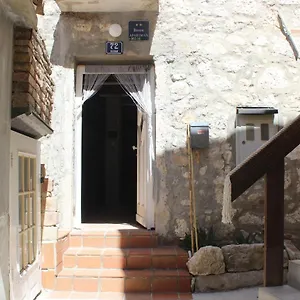 Bed & Breakfast Heat, Susak