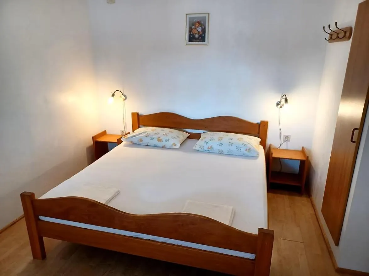 Apartmani Spiaza Susak 0*,