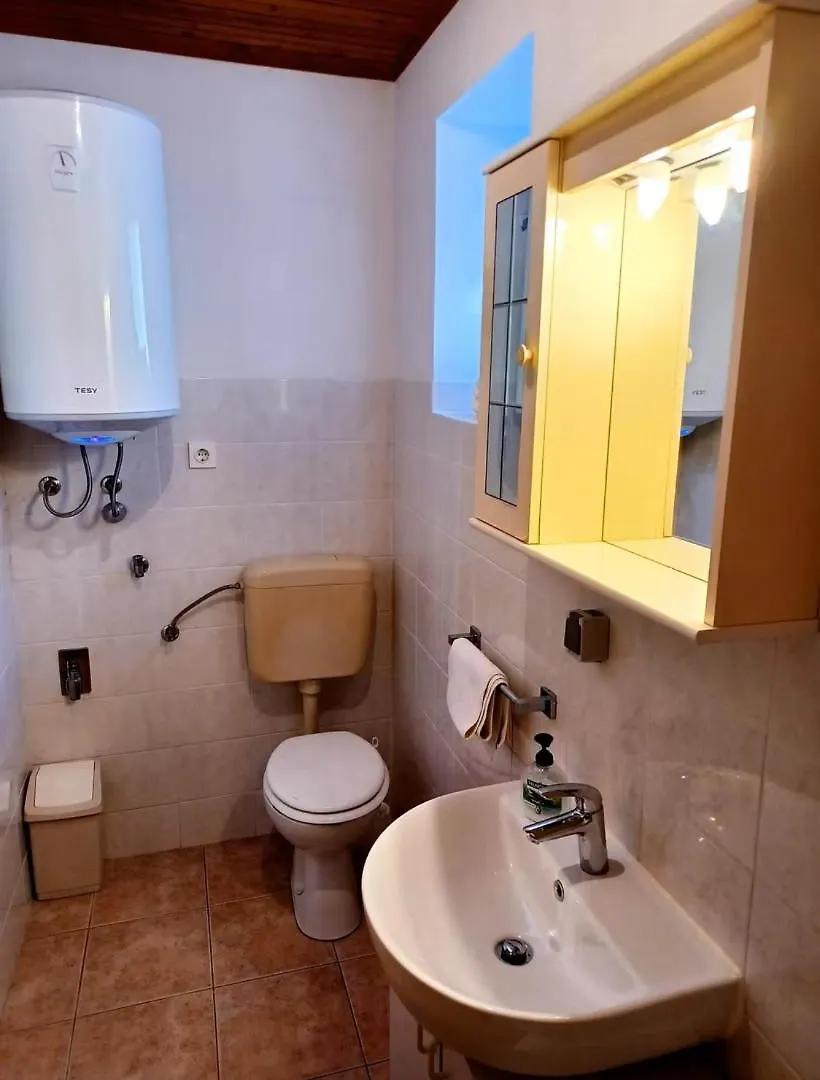 Apartmani Spiaza Susak 0*,